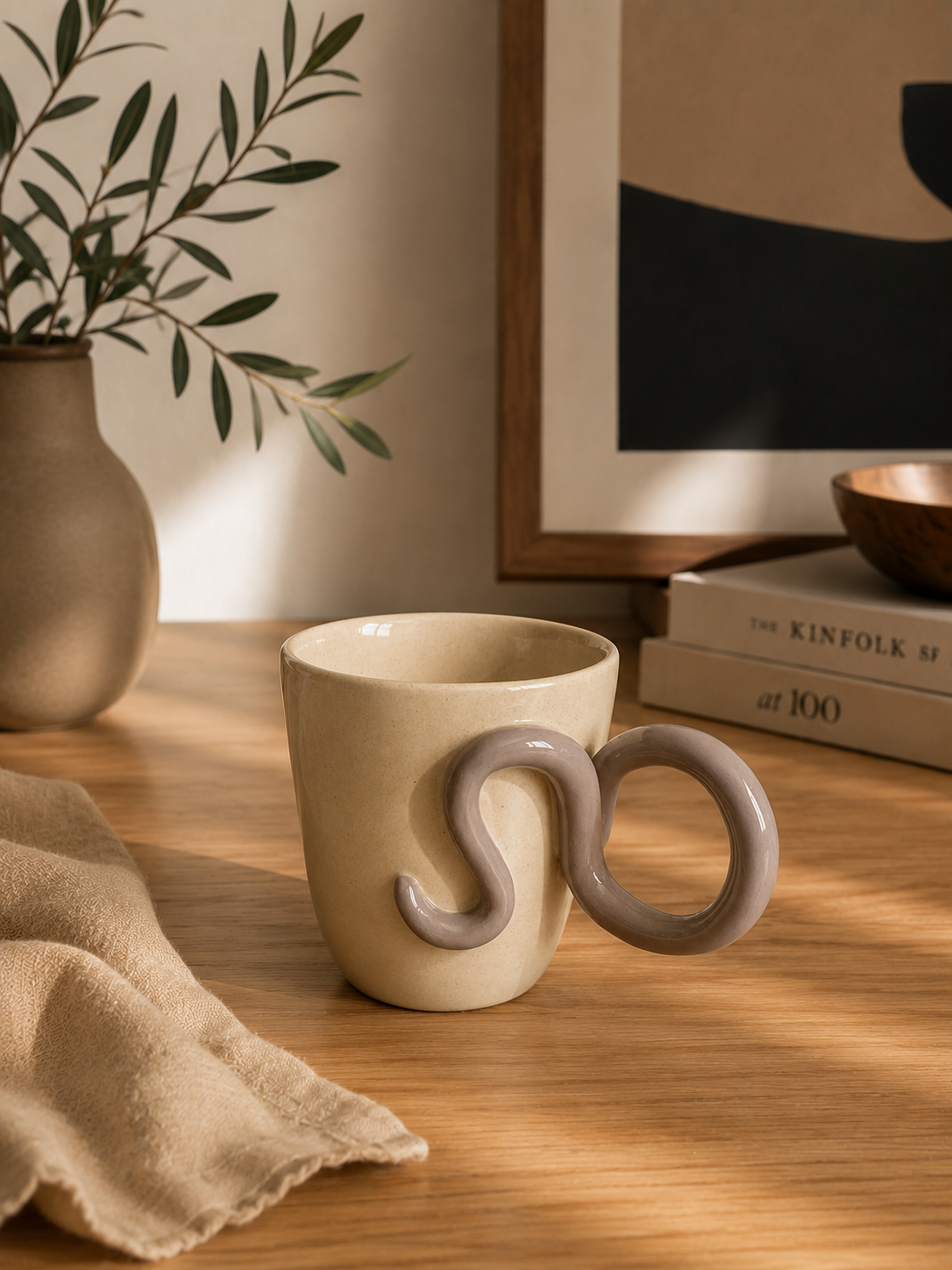 Tazas de cerámica artesanal con asa escultórica