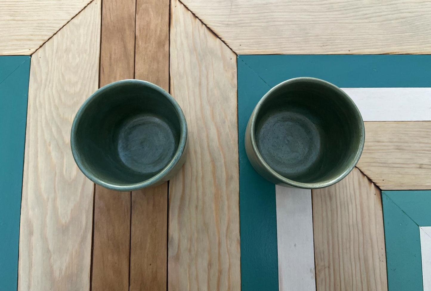 Vasos artesanales verdes mate – Set de 2 piezas