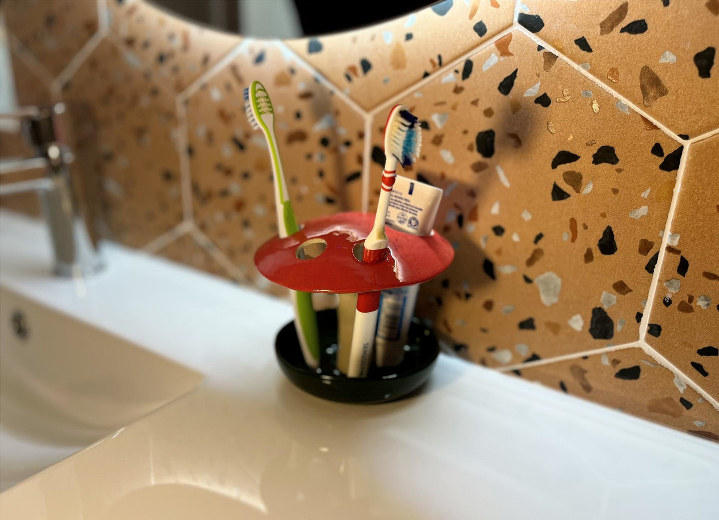 Seta porta cepillos de cerámica – Diseño artesanal y original