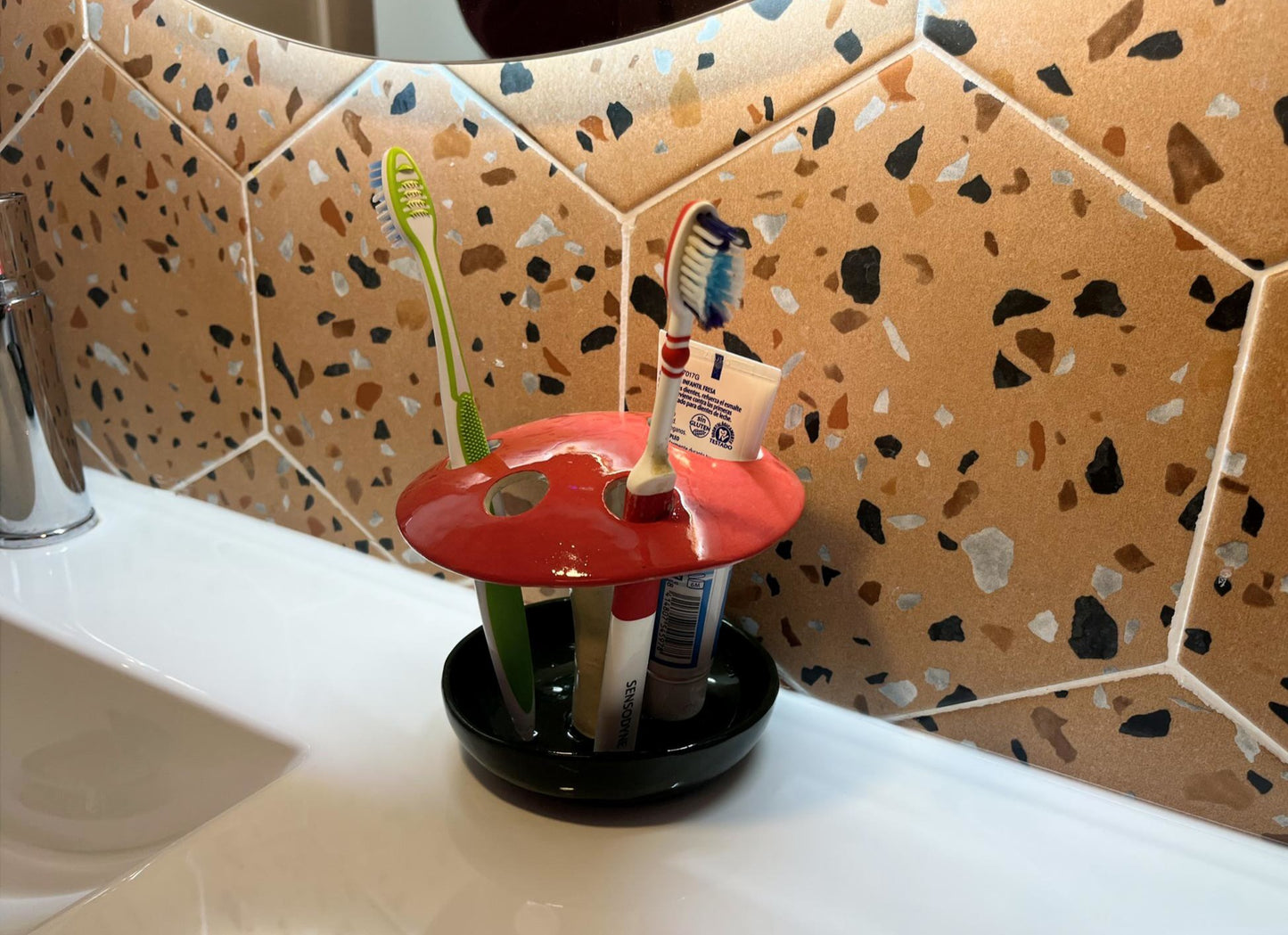 Seta porta cepillos de cerámica – Diseño artesanal y original