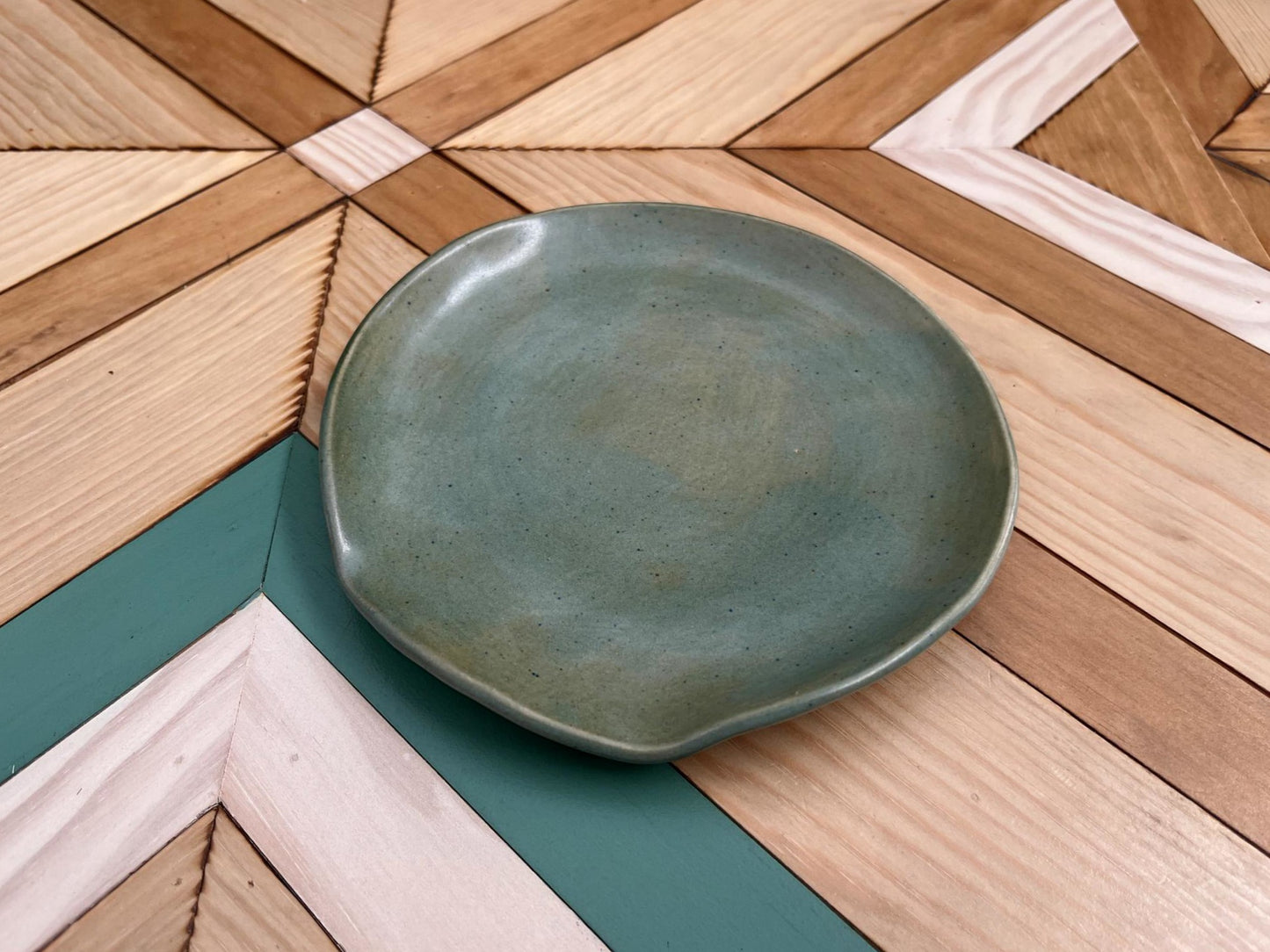 Plato reposa cuchara Verde Satinado - cerámica hecha a mano